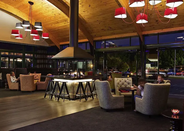 Hotel Novotel Lakeside 5*