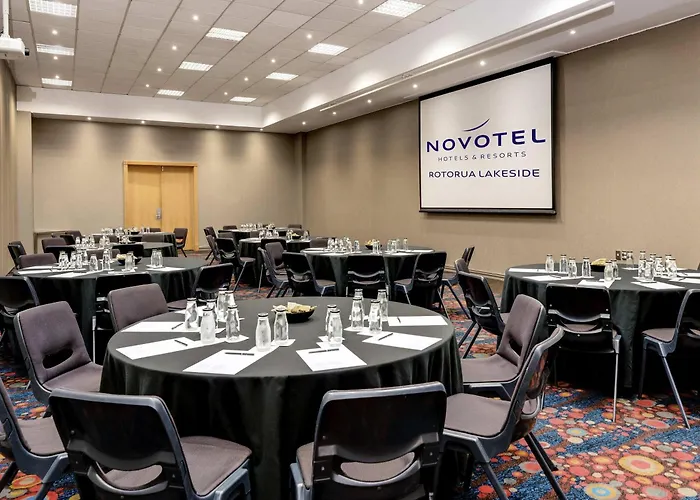 Novotel Lakeside 5*